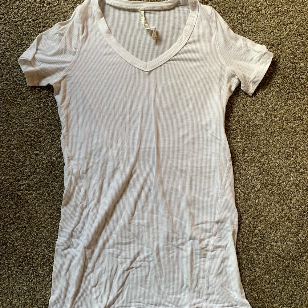 Womens white Lululemon t shirt size 6